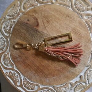 ✅4/25$✅ Izzy & Ali bag charm Gold And‎ Pink Suede